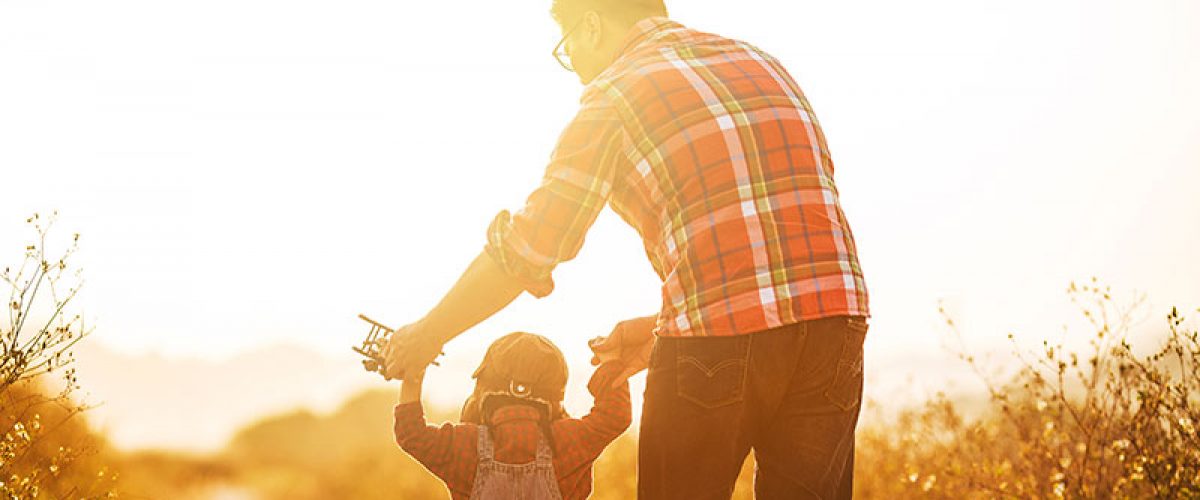 child-pilot-aviator-with-airplane-dreams-of-traveling-in-summer-in-nature-at-sunset_fet