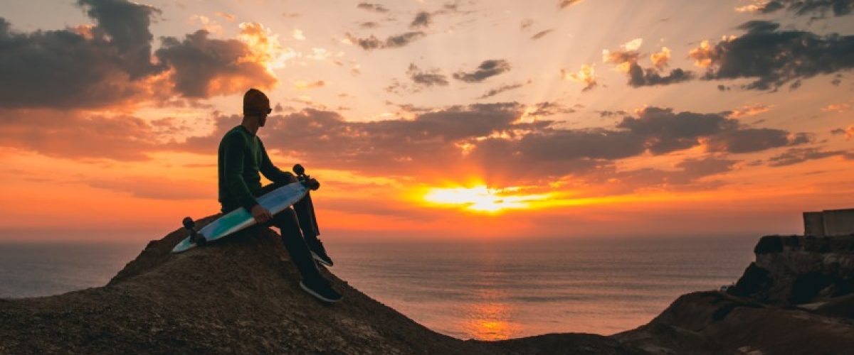 skater-boy-at-sunset-2022-02-02-05-05-41-utc_fet